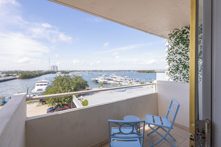 Interior 3, Vista Mar, Minutes to Beach, Cozy, Miami-Dade