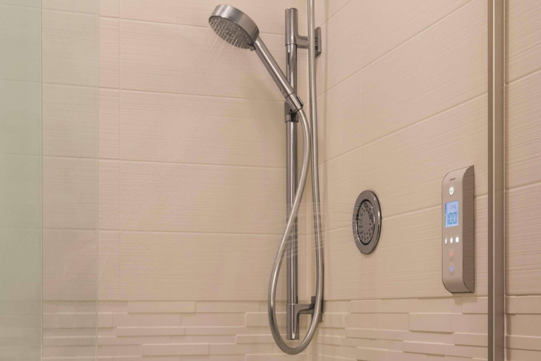 Bathroom 5, Radisson Hotel and Conference Center Rockford, Winnebago