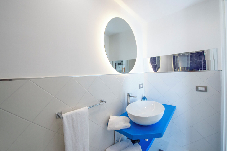 Bathroom 3, YourHome - Casa Lucente, Salerno