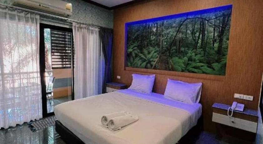 Bedroom 2, Manee Sangkha Hotel, Sangkha