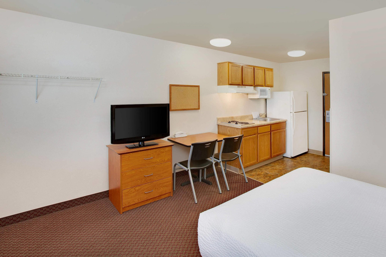 Bedroom 4, WoodSpring Suites Houston I-10 West, Houston