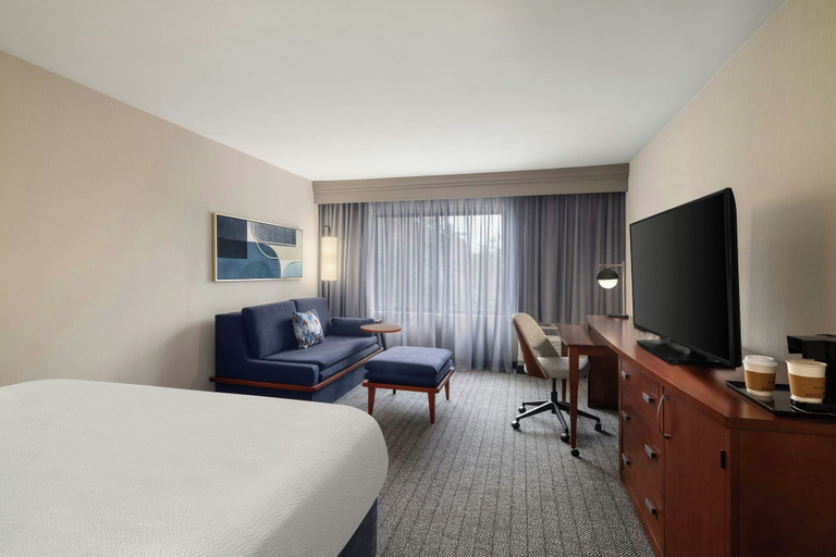 Bedroom 3, Courtyard by Marriott Beckley, Raleigh