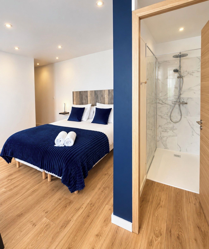 Bedroom 3, Aux Charmes, Pas-de-Calais