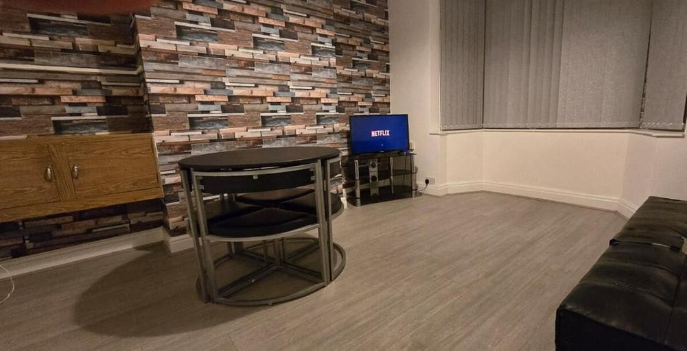 Interior 2, City center 4 bed 8 guest house, Leicestershire