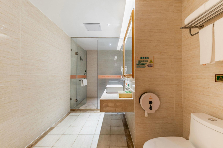 Bathroom 3, Vienna International Hotel Haikou West Coach Station, Haikou