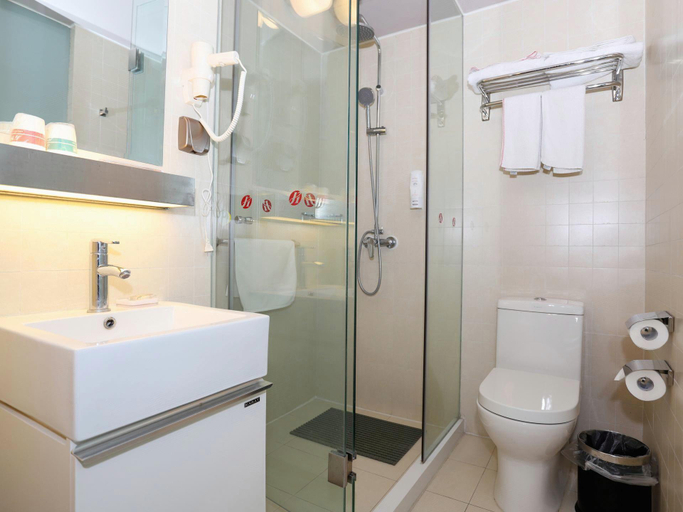 Bathroom, Jinjiang Inn Select Datong Railway Station, Datong