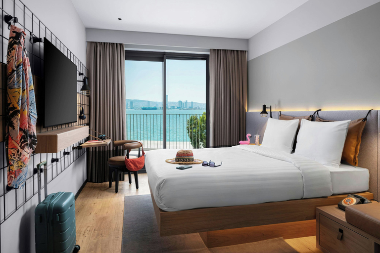 Room 2, Moxy Izmir, Konak