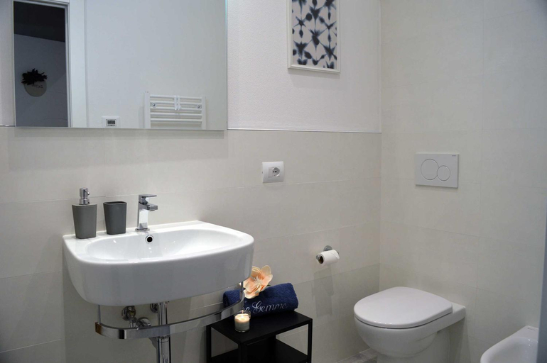 Bathroom 3, Le Case di Sonia TRE GEMME GIADA Fucecchio, Florence