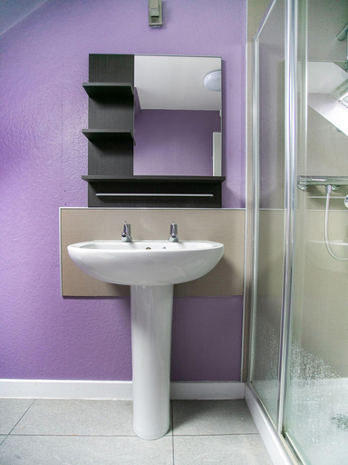 Bathroom 5, The Breadalbane Arms Hotel, Perthshire and Kinross