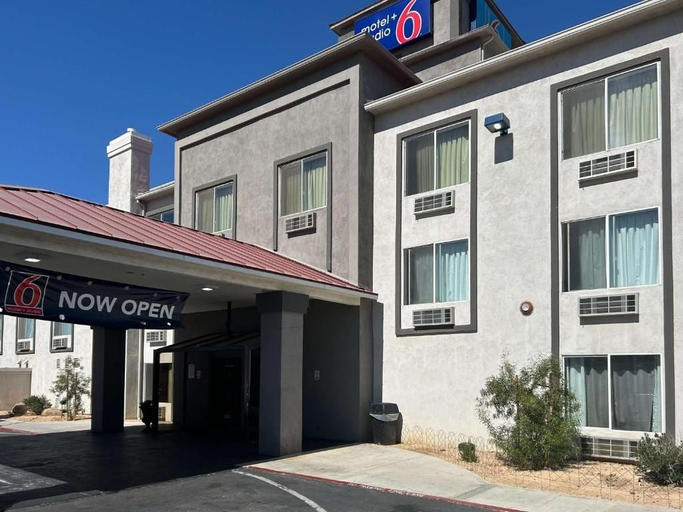 Exterior & Views 2, Studio 6 Suites Hesperia, CA – West Main Street – I-15, San Bernardino