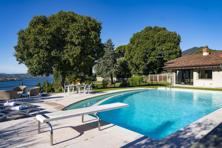 5, Villa Anna Lake View, Brescia