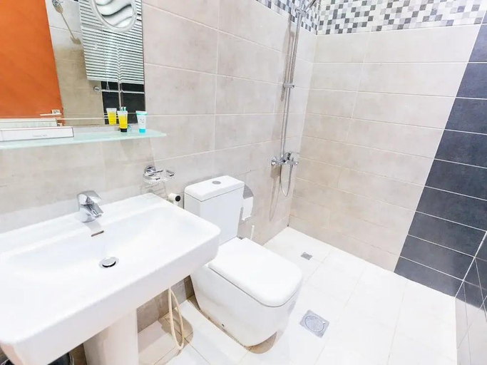 Bathroom 5, Farah Hotel Apartments, Jeddah
