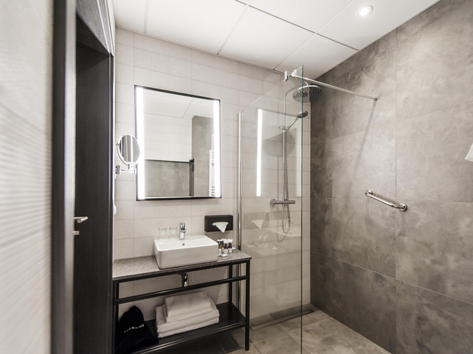Bathroom 5, Mercure Bialystok, Białystok City