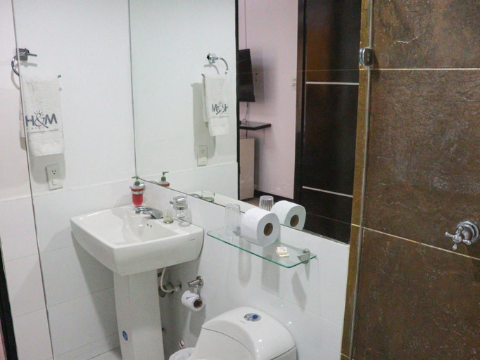 Bathroom 4, Hotel H&M, Palmira