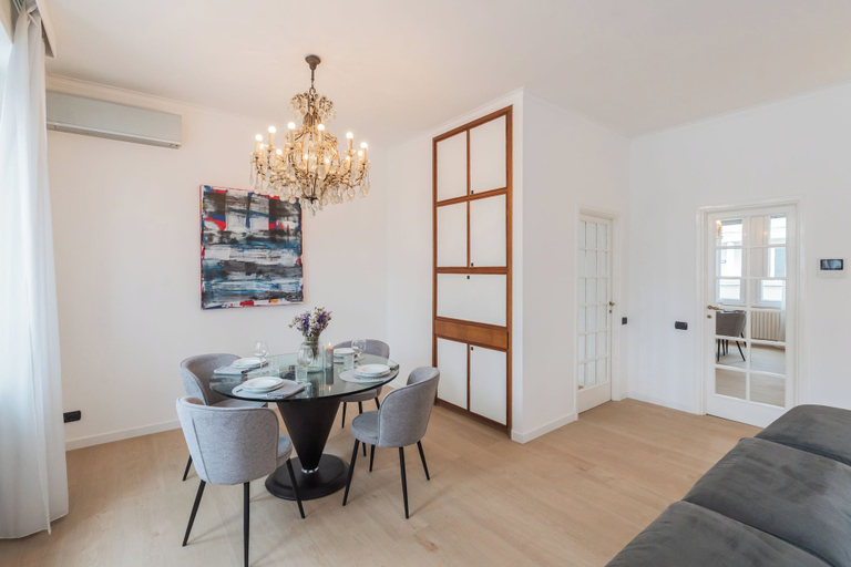Dining room 4, Duomo View & Balconies by Rent All Como, Como