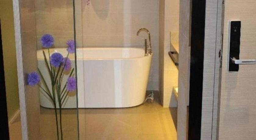 Bathroom 4, Lavande Hotel Changsha High-Speed Railway Station Shumuling Metro Station, Changsha