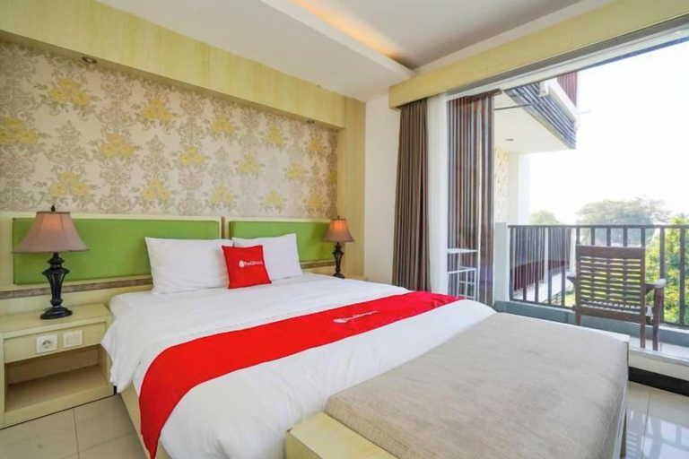 Room 2, RedDoorz @ First Homestay Bypass Kuta, Badung