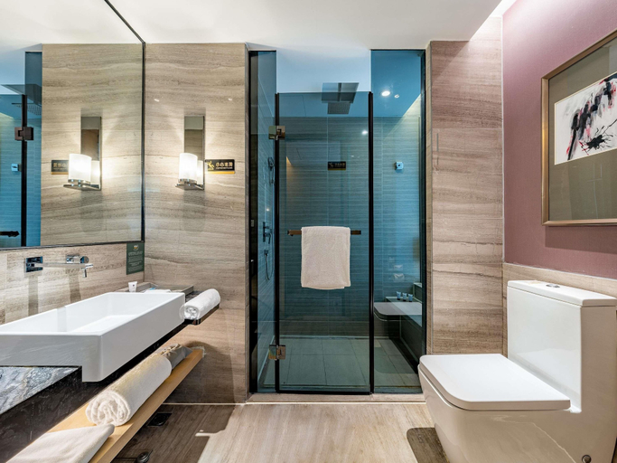 Bathroom 5, Grand Mercure Jinan Sunshine, Jinan