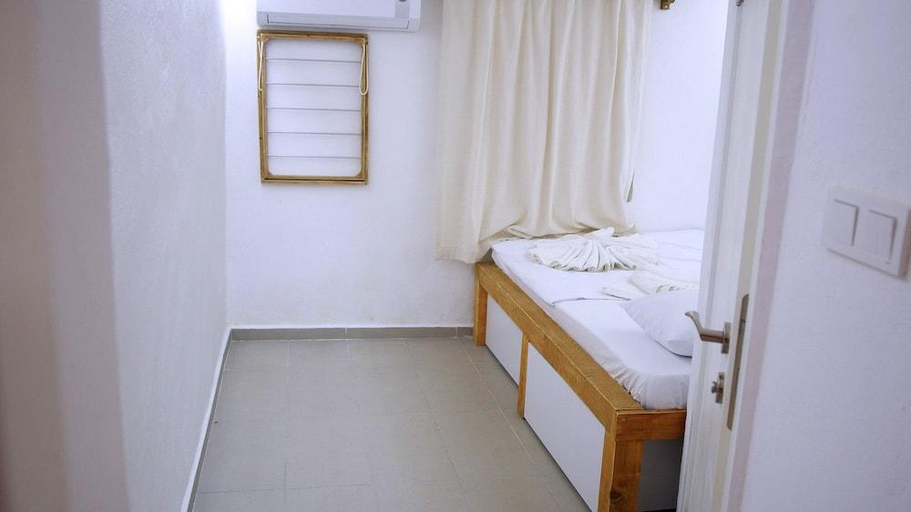 Bedroom 4, Kakule Pansiyon & Cafe, Seferihisar