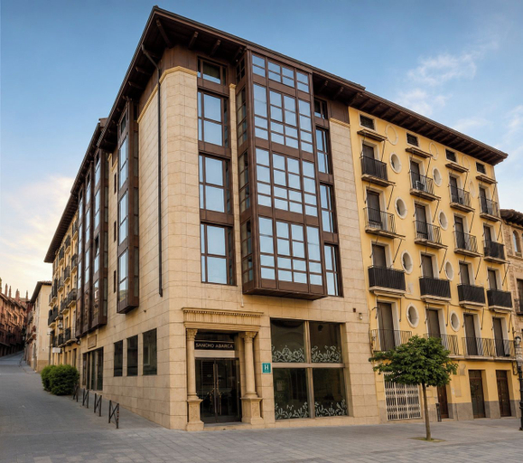 Exterior & Views 2, Hotel Sancho Abarca Petit SPA, Huesca