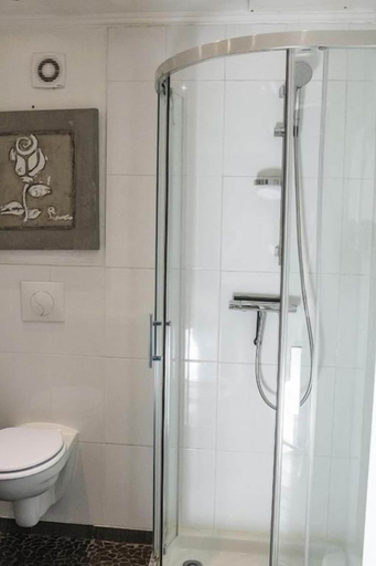 Bathroom 5, La Maison au Puits, Tarn