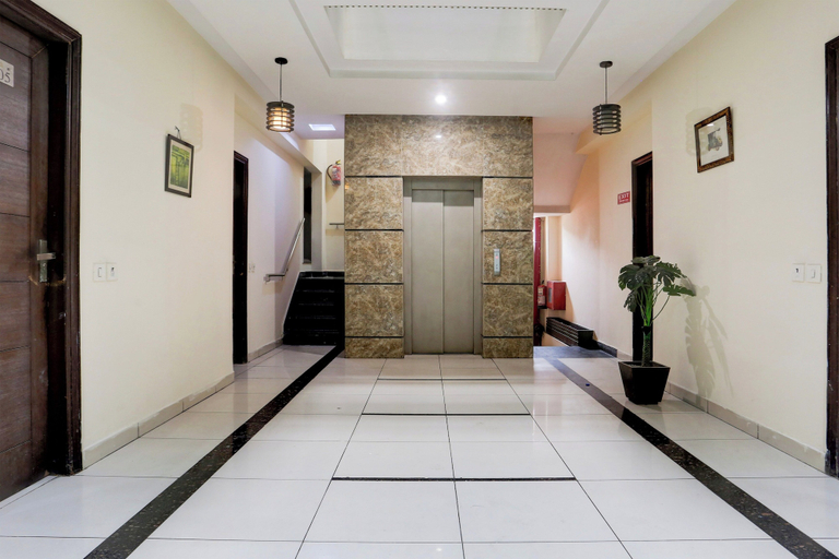 Interior 2, Collection O by OYO Railway Station Road, Ludhiana