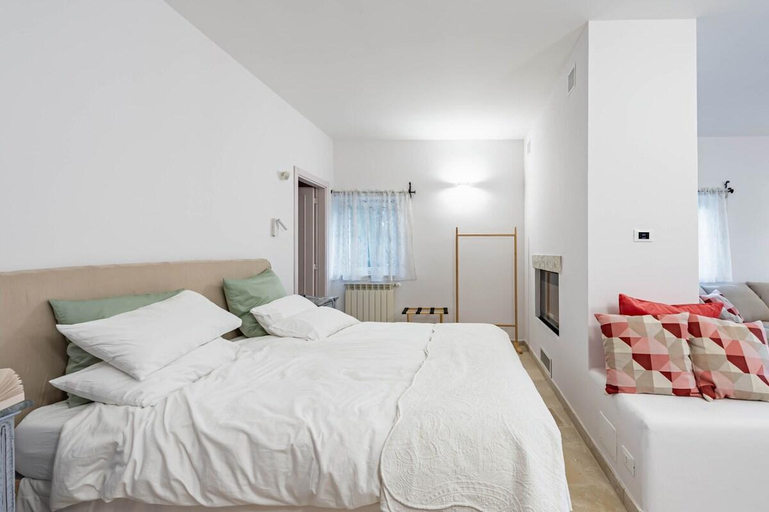 Bedroom 2, Trulli Garden Harmony by Rentbeat, Taranto