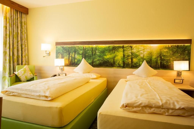 Bedroom 2, Lampes Posthotel, Holzminden