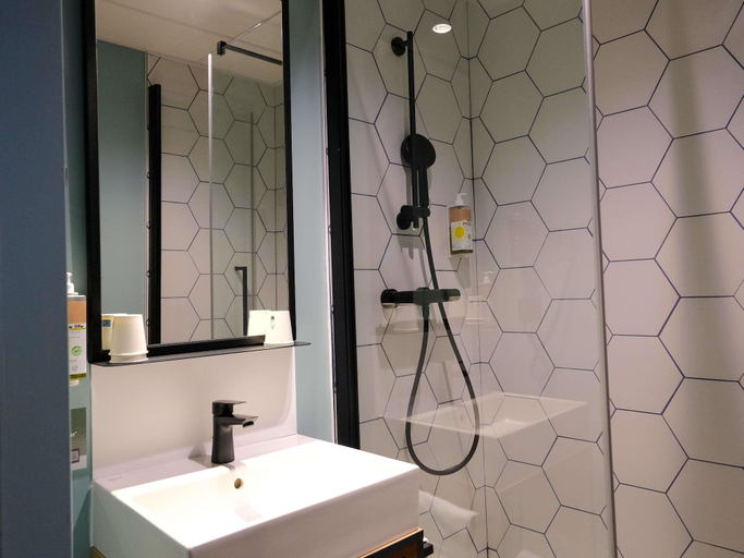Bathroom 3, Hôtel Greet Orthez Bearn, Pyrénées-Atlantiques