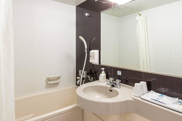 Bathroom 4, Comfort Hotel Tomakomai, Tomakomai