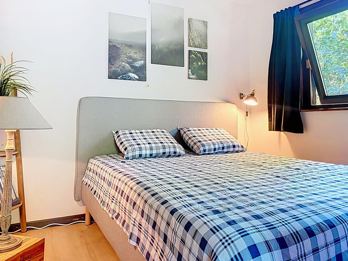 Bedroom 2, Chalet in Belgium Surrounded by Nature, Namur