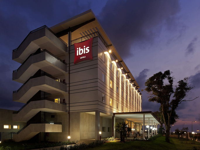 Exterior & Views 2, ibis Bata, Bata