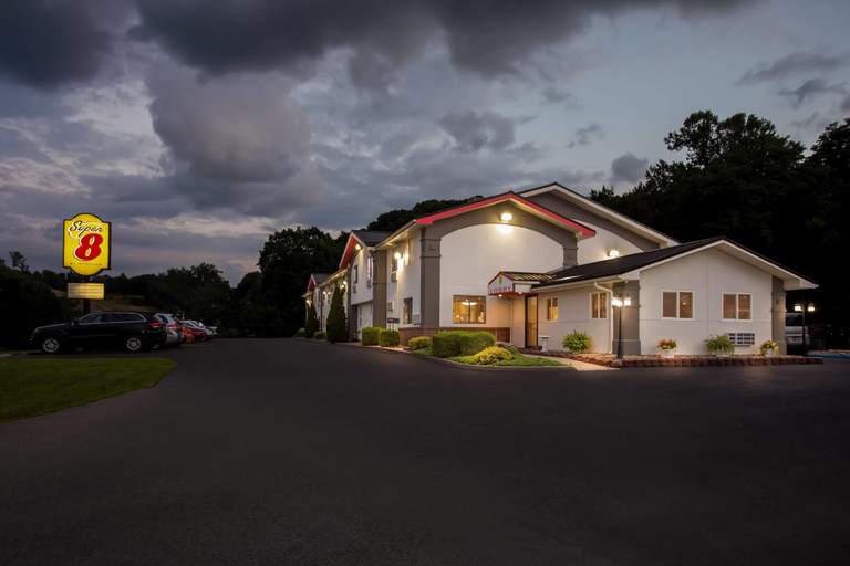 Exterior & Views 2, Super 8 by Wyndham Elkins, Randolph