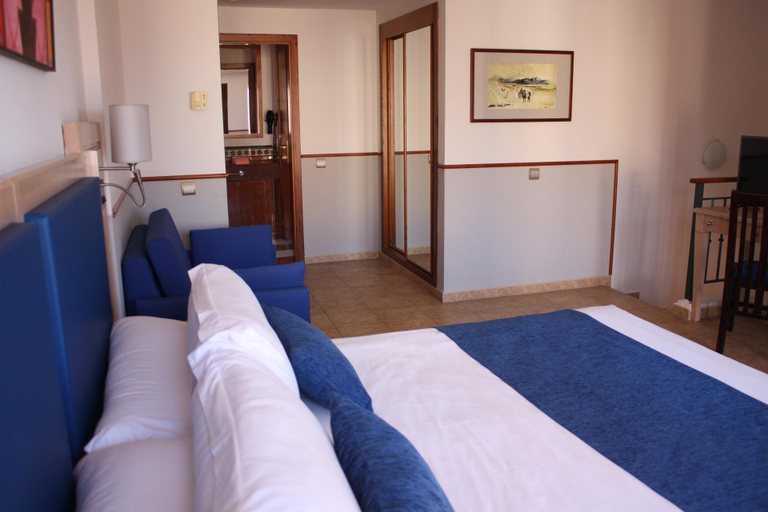 Bedroom 3, Playacanela Hotel, Huelva