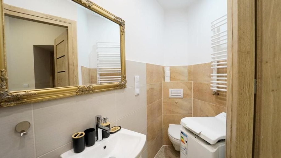 Bathroom 5, Apartamenty EverySky Luxor Karkonoska, Jelenia Góra