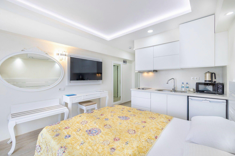Bedroom 3, Princess Kinli Suites Hotel, Marmaris