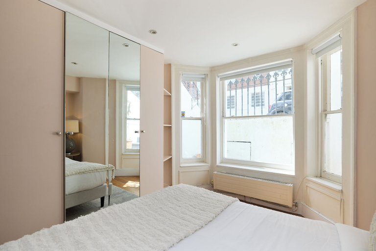Room 3, The Olive and Terracotta Garden Home, London