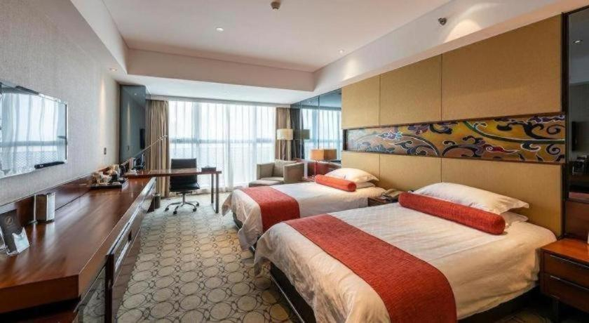 Bedroom 2, Nanjing Rsun Hotel, Nanjing