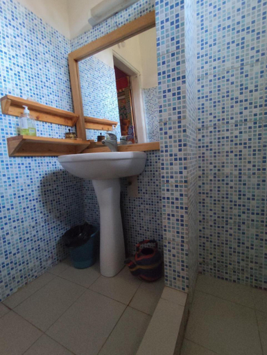 Bathroom, AKINE TI KASSO piscine, Oussouye