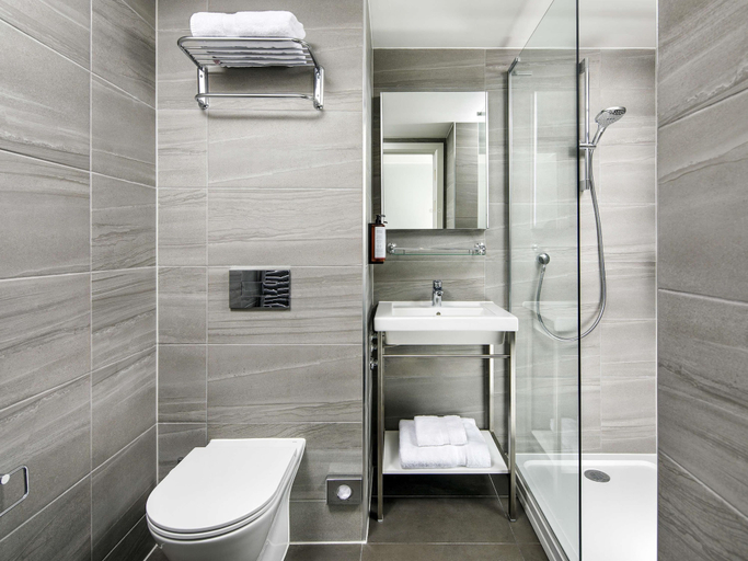 Bathroom 4, Mercure Newport, Newport