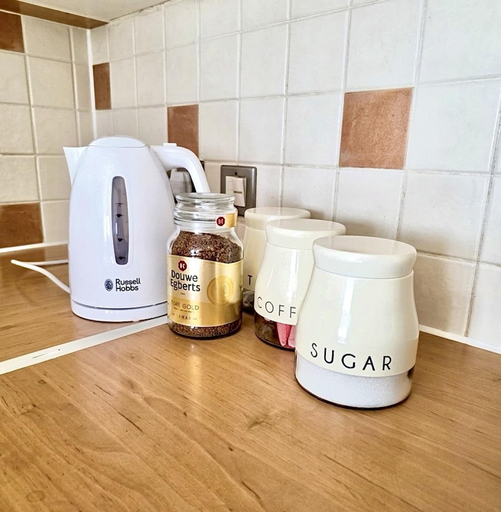 Coffee and/or coffee maker, Ocean Quay Luxury Stylish 2BR Has Parking, Southampton