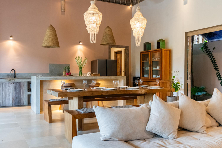 Others 5, Spacious 4BR Villa with huge garden/pool in Canggu, Badung
