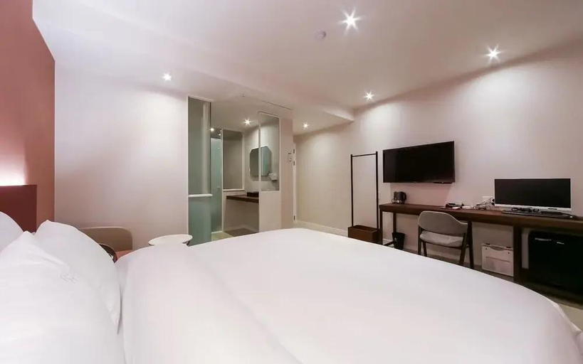 Bedroom 3, Busan Daeyeondong Hotel Bosco, Nam