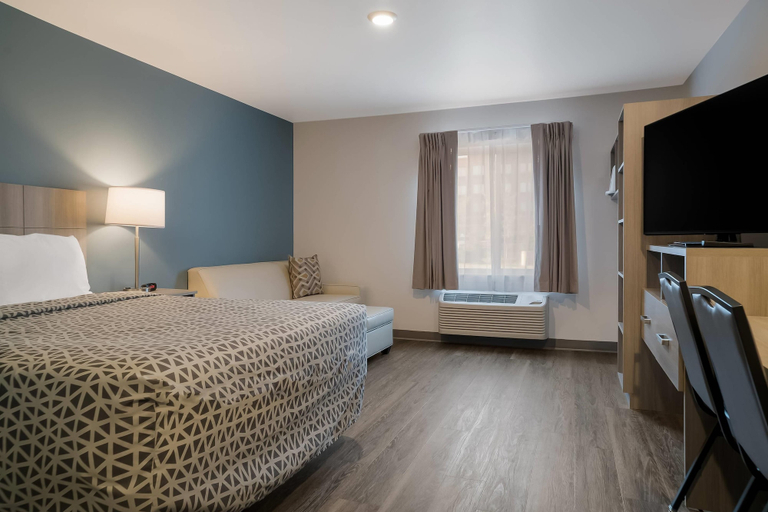 Bedroom 4, Woodspring Suites Detroit Sterling Heights, Macomb