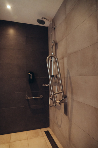 Bathroom 4, Onomo Airport Casablanca, Casablanca