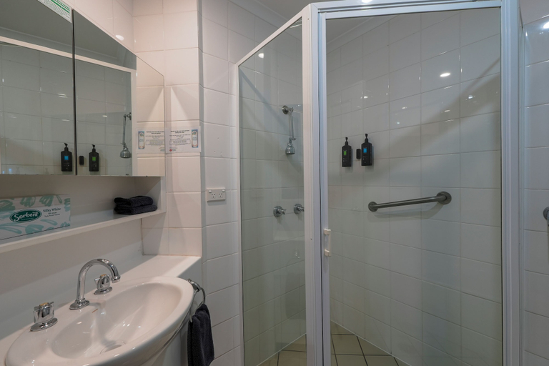 Bathroom 3, Cooma Motor Inn, Cooma-Monaro