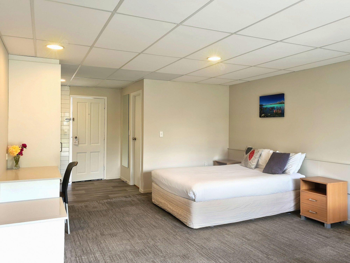Bedroom 2, Garden Hotel Christchurch, Christchurch