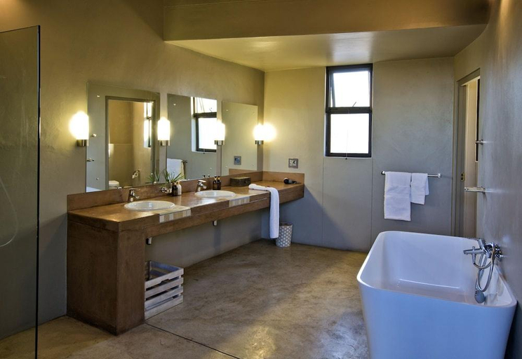 Bathroom, Safarihoek Lodge, Kamanjab