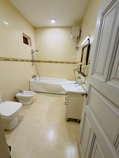 Bathroom 3, Pacific Hotel, Pothuvil