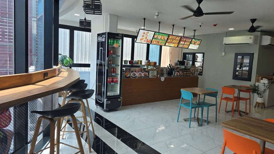 Food & Drinks 5, Area Place Hotel, Yannawa